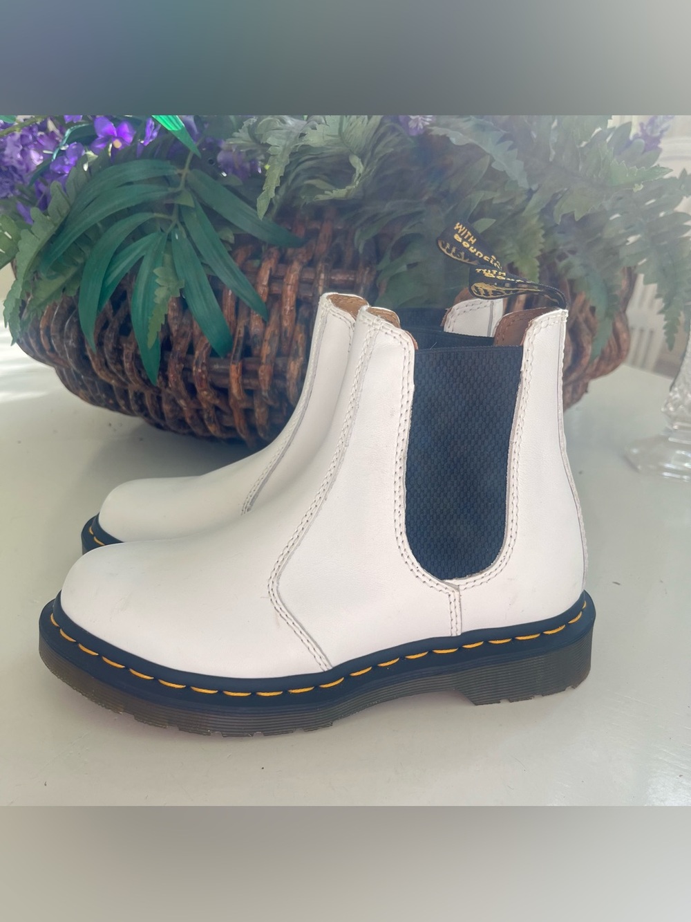 NWOT Doc Dr Martens White Ankle Chelsea Boots 2976 Sz 5 Leather Slip On NEW